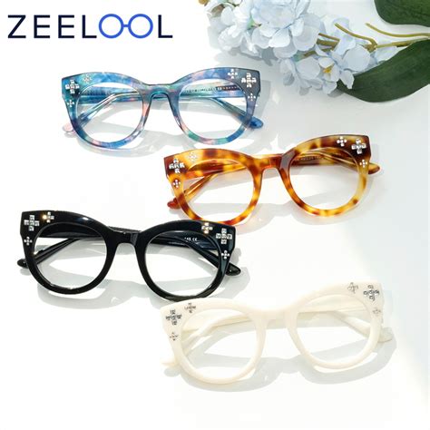 zeelool glasses website.